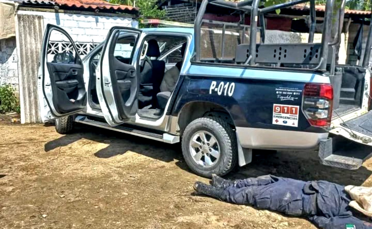 Emboscan y matan a 13 policías en Coyuca de Benítez