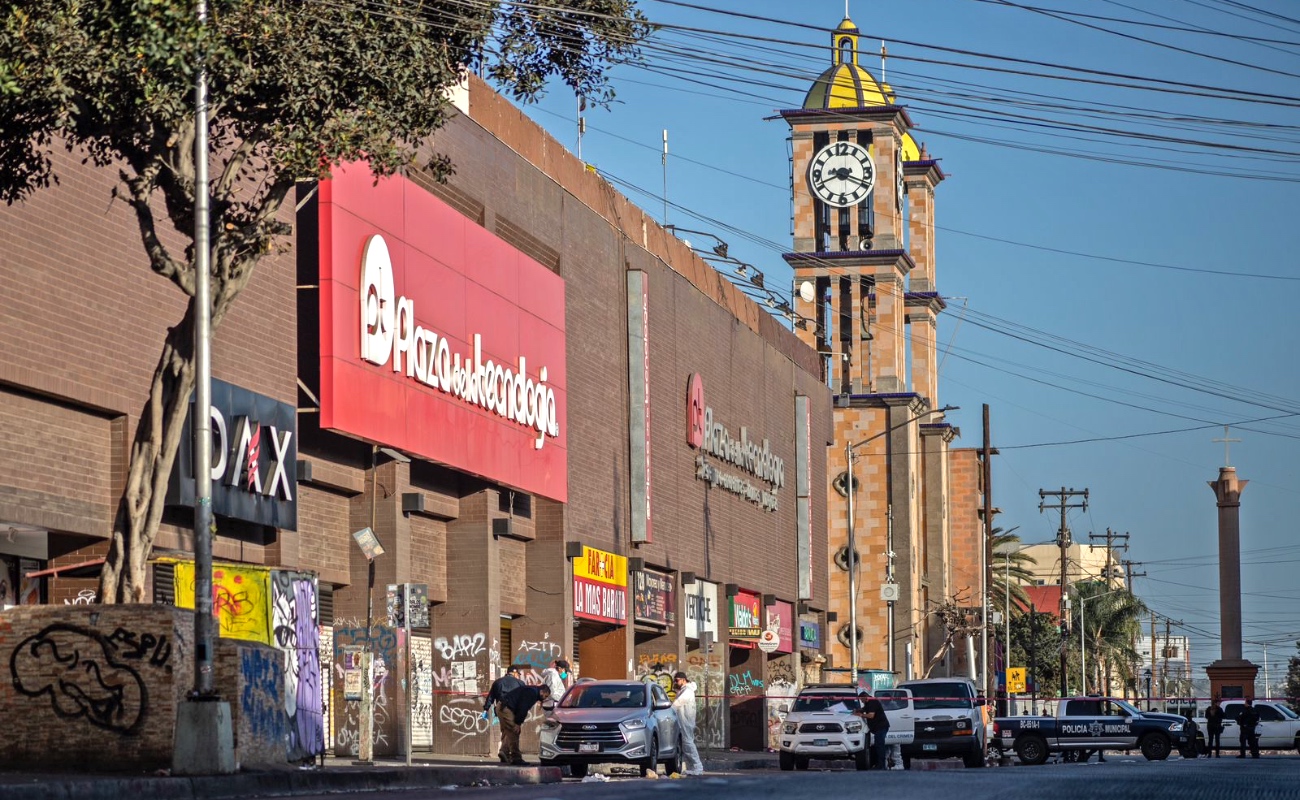 Abandonan cuerpo con restos humanos y narco amenaza en Zona Centro