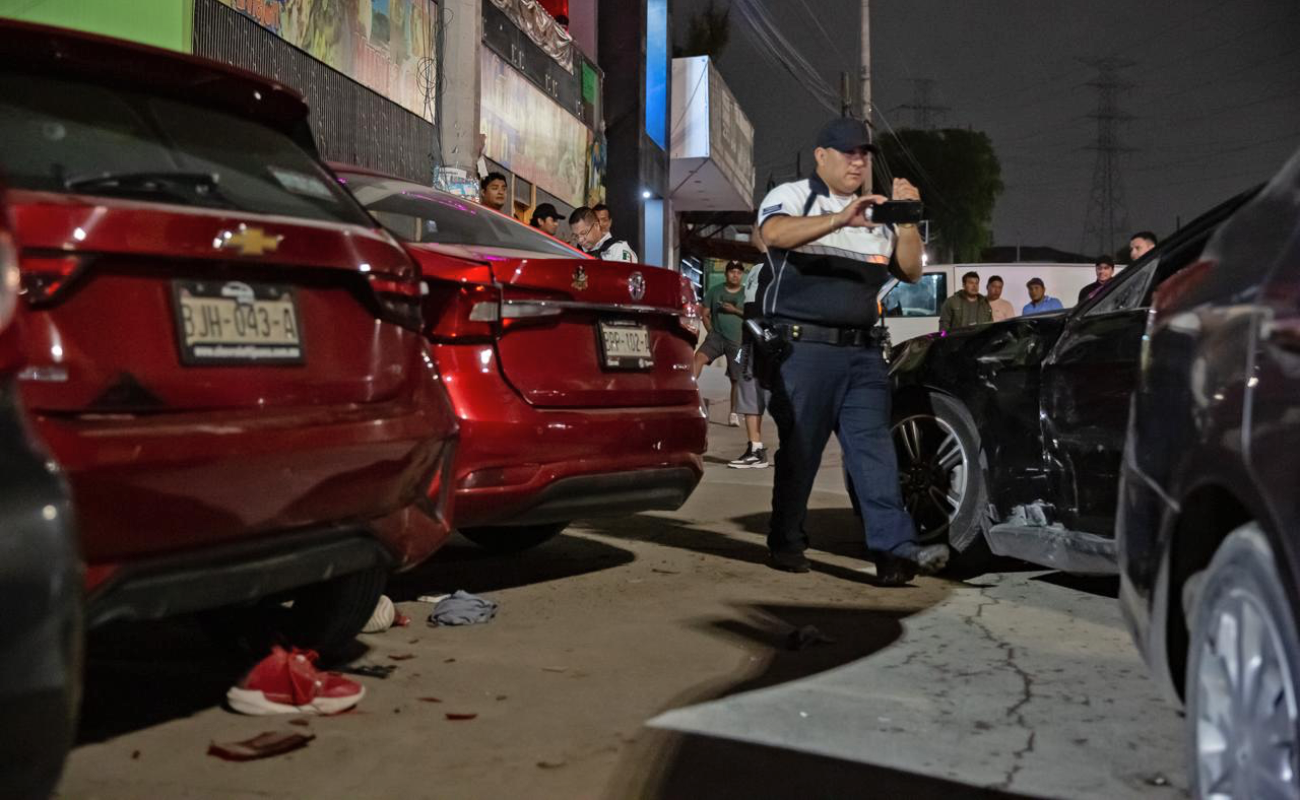 Dos lesionados deja choque múltiple a espaldas de Plaza 2000