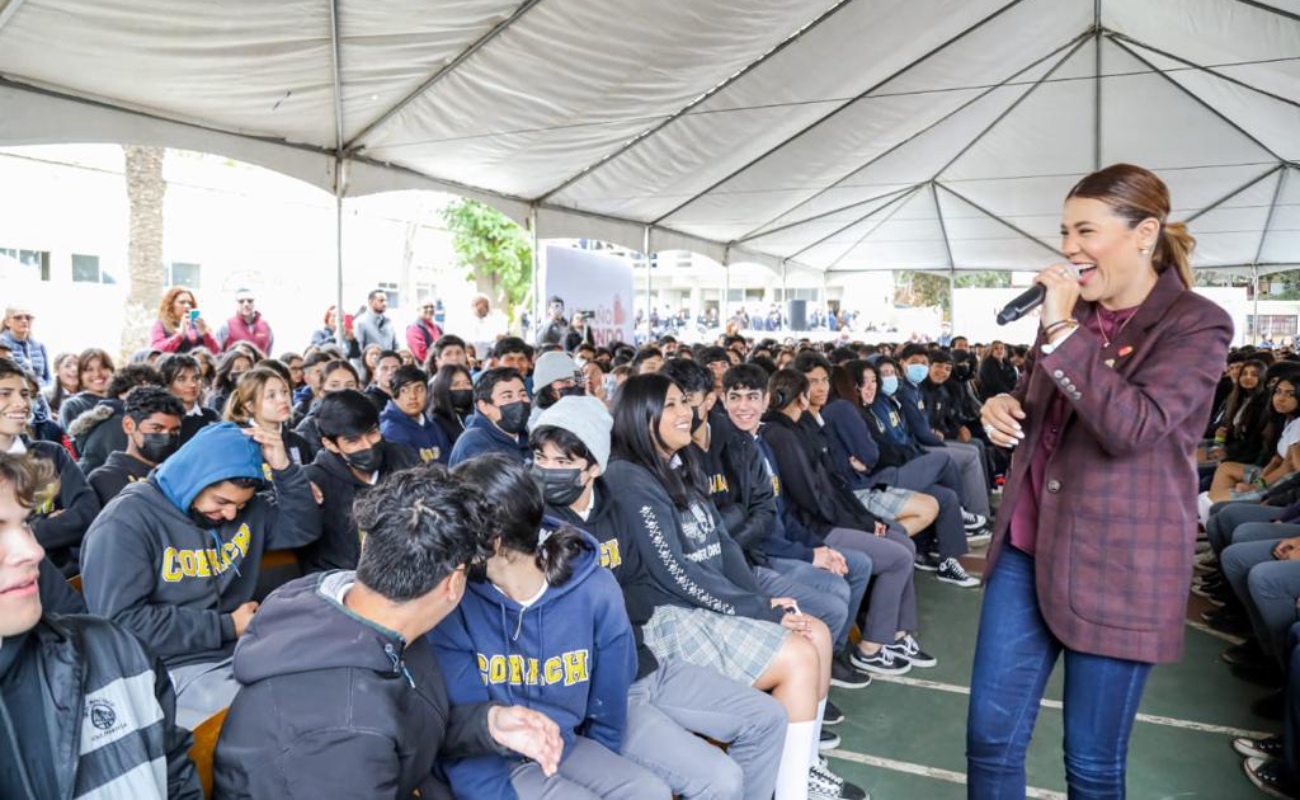 Dialoga Marina del Pilar con juventudes de Baja California