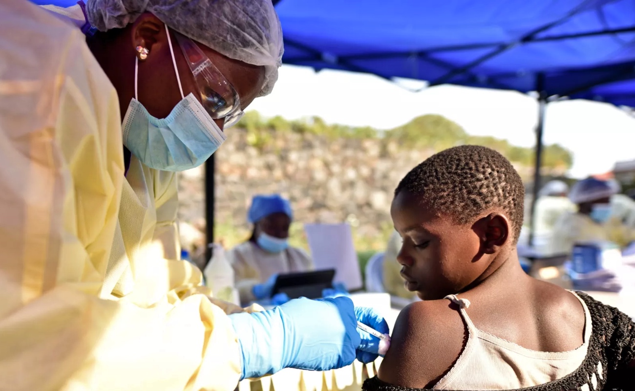 OMS retira la emergencia internacional por la viruela símica, pero alerta sobre riesgos en África