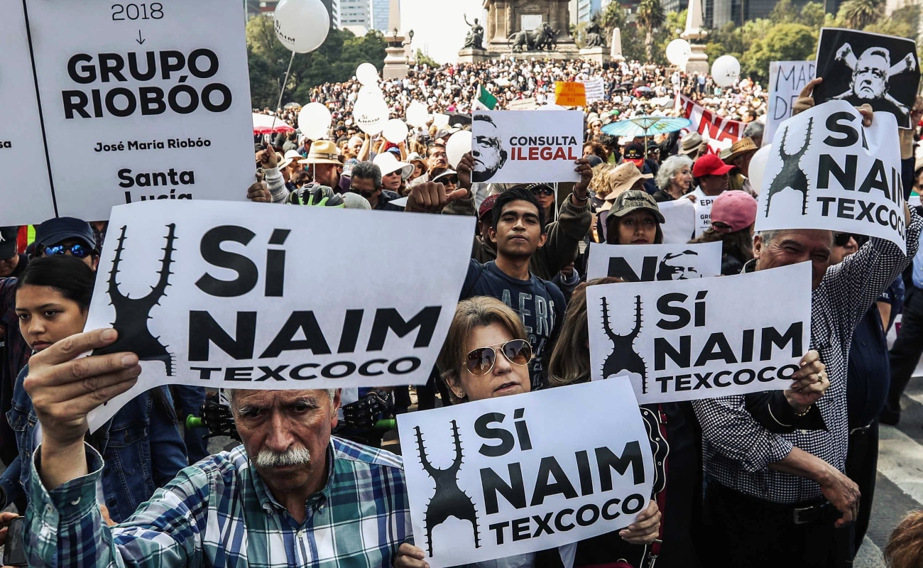 Al grito de México, termina marcha a favor de aeropuerto en Texcoco