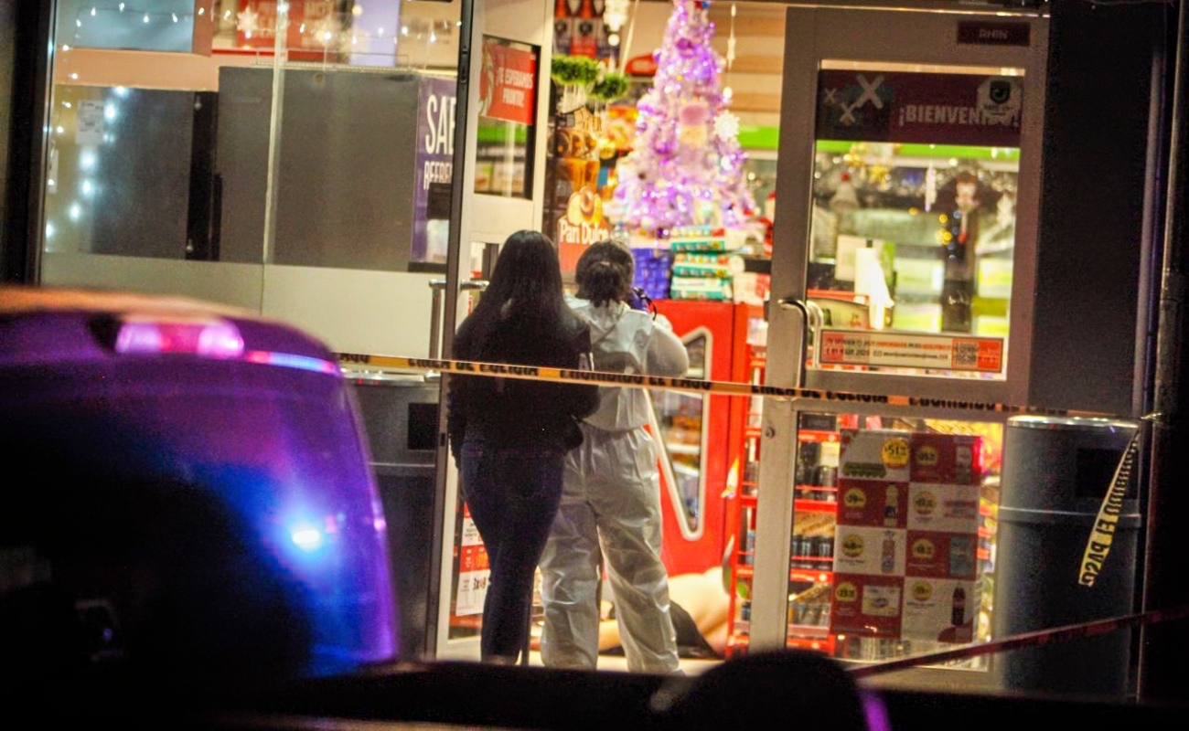 Ejecutan a un hombre dentro de un Oxxo