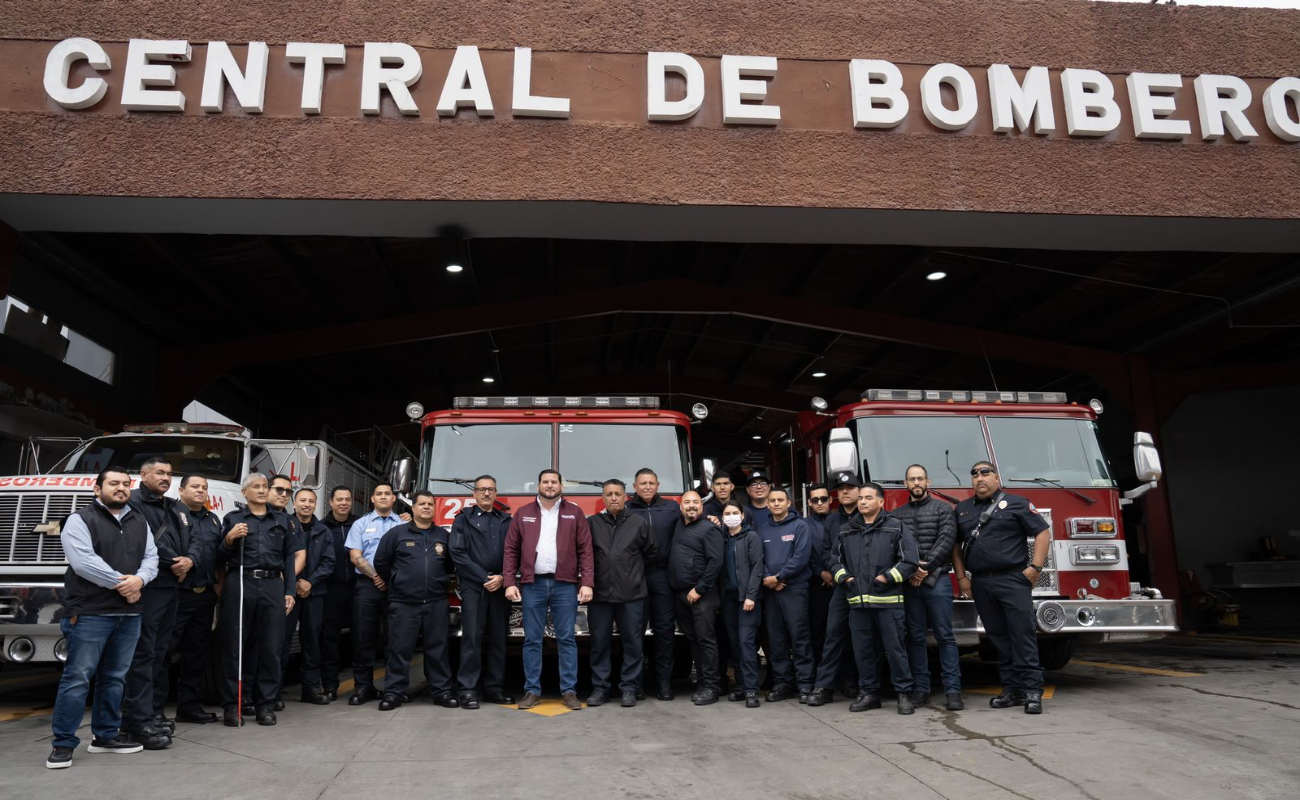 Sostiene Ismael Burgueño encuentro con personal de Bomberos