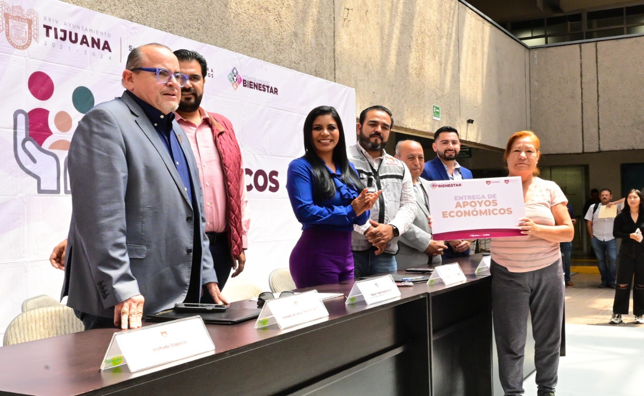 Entrega Ayuntamiento apoyo económico a 150 familias tijuanenses