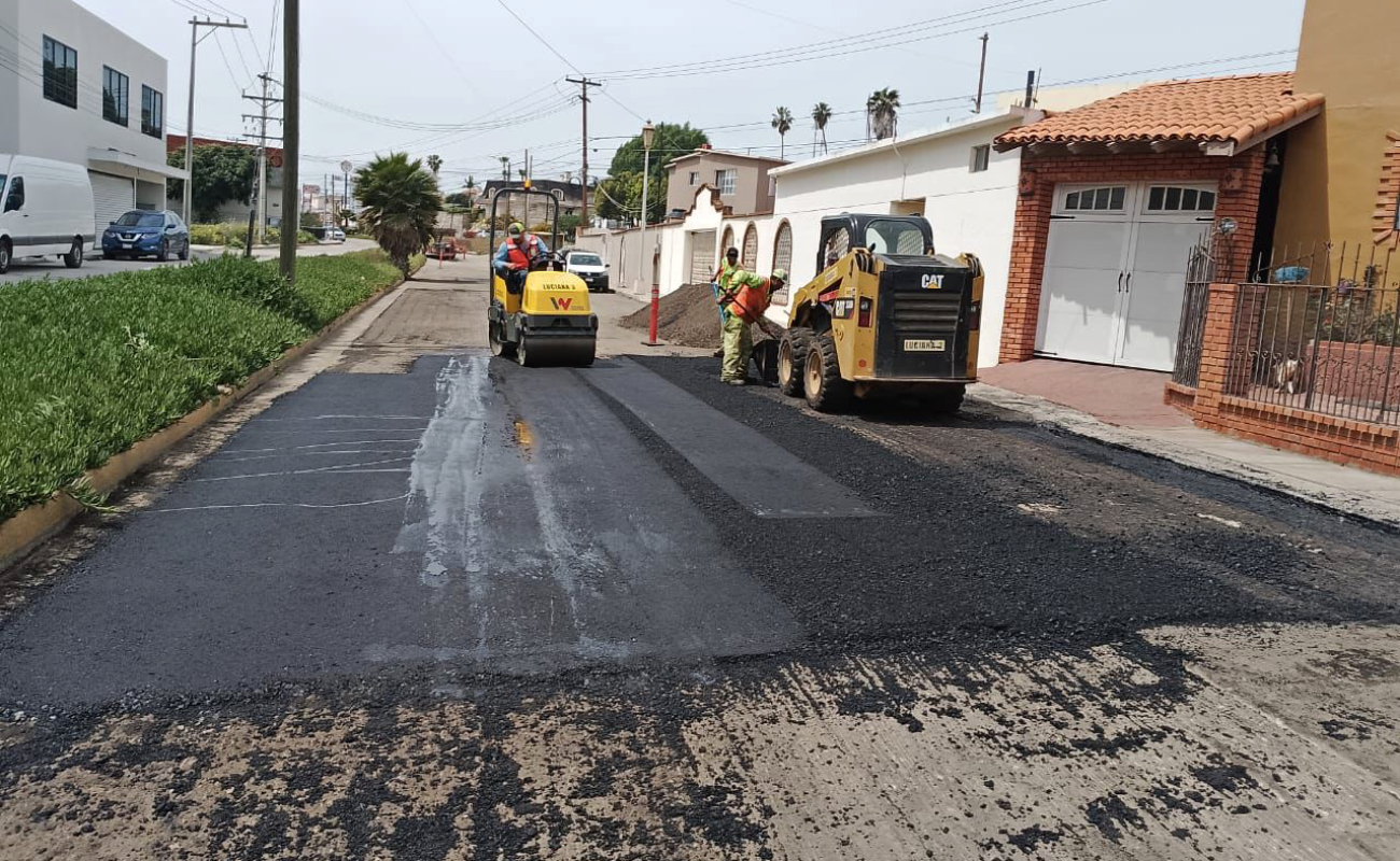 Realiza Gobierno Municipal obras de bacheo en diversos puntos de Ensenada