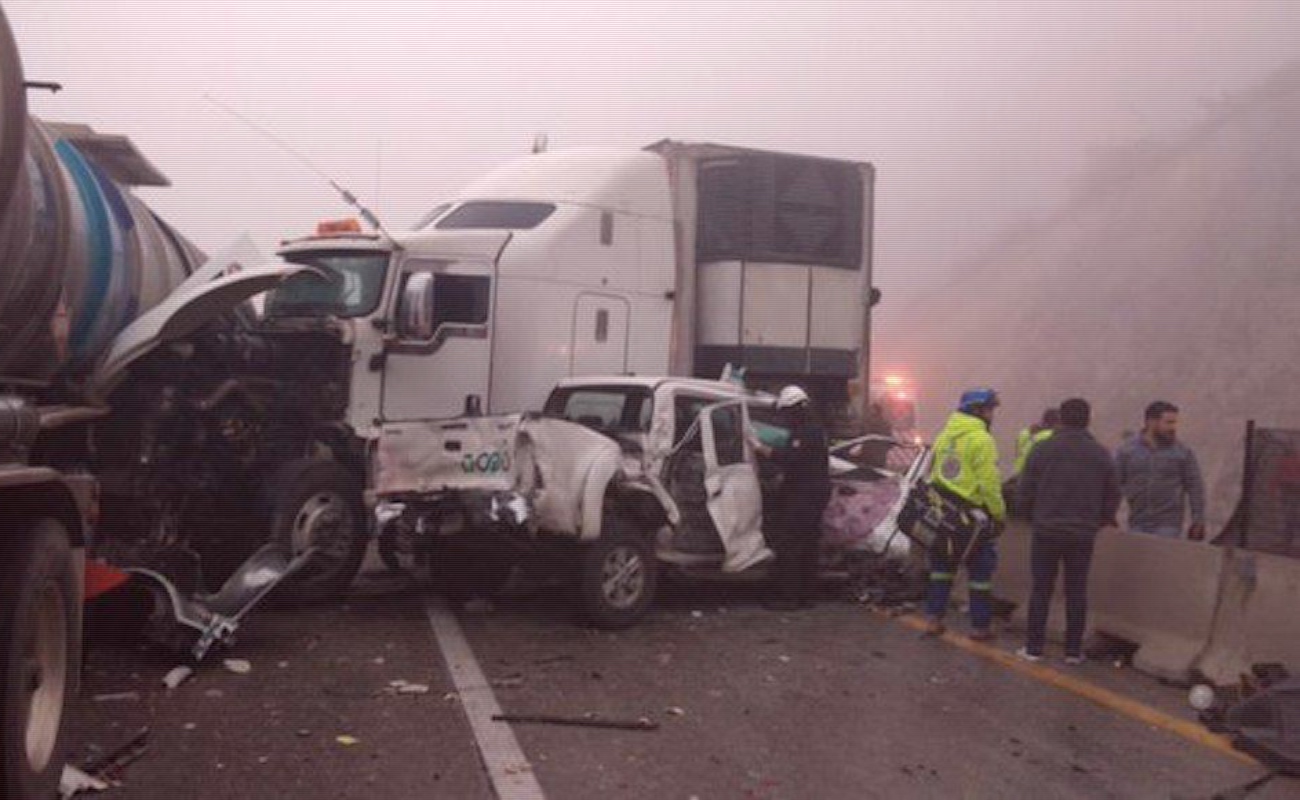 Reabren autopista Monterrey-Saltillo tras carambola que dejó 32 lesionados