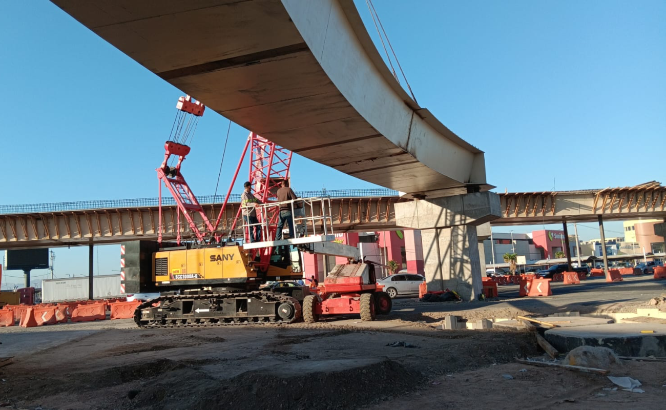 Inician montaje de trabes en puente del Distribuidor Vial Lázaro Cárdenas y V. Carranza