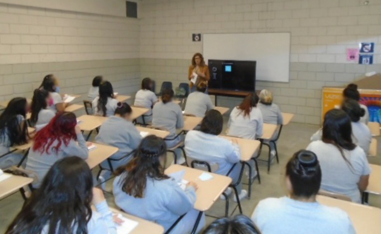 Imparten talleres para beneficiar la salud emocional de mujeres en Centro Penitenciario de Tijuana