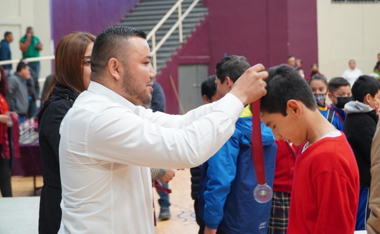 Participa IMDER en premiación de los Juegos Deportivos Municipales Escolares de la Educación
