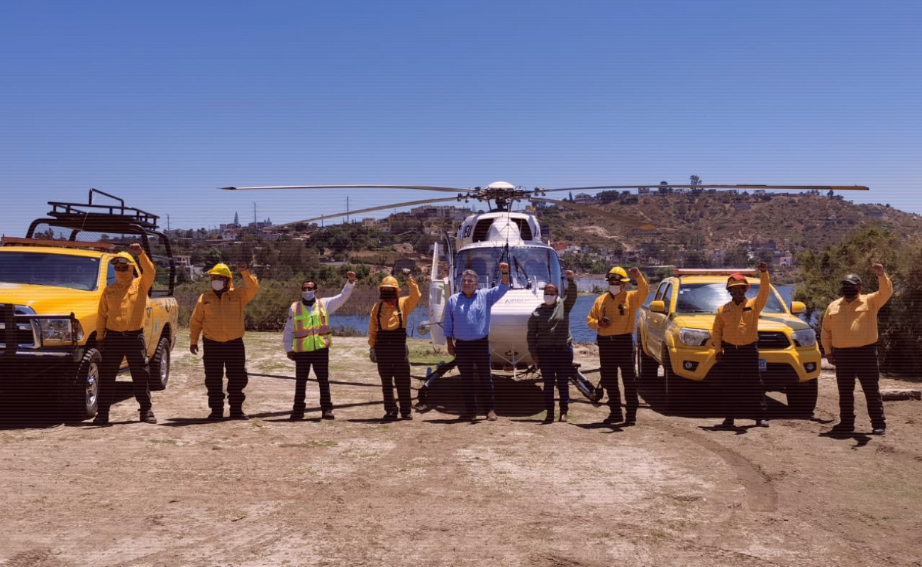 Llega helicóptero para combatir incendios forestales en la entidad