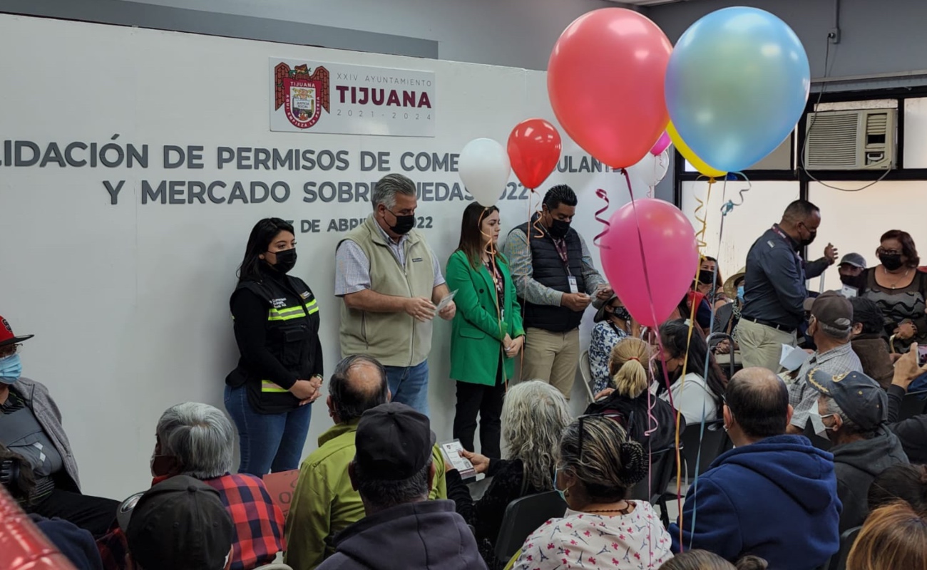 Revalida Ayuntamiento de Tijuana más de 300 permisos para el comercio ambulante