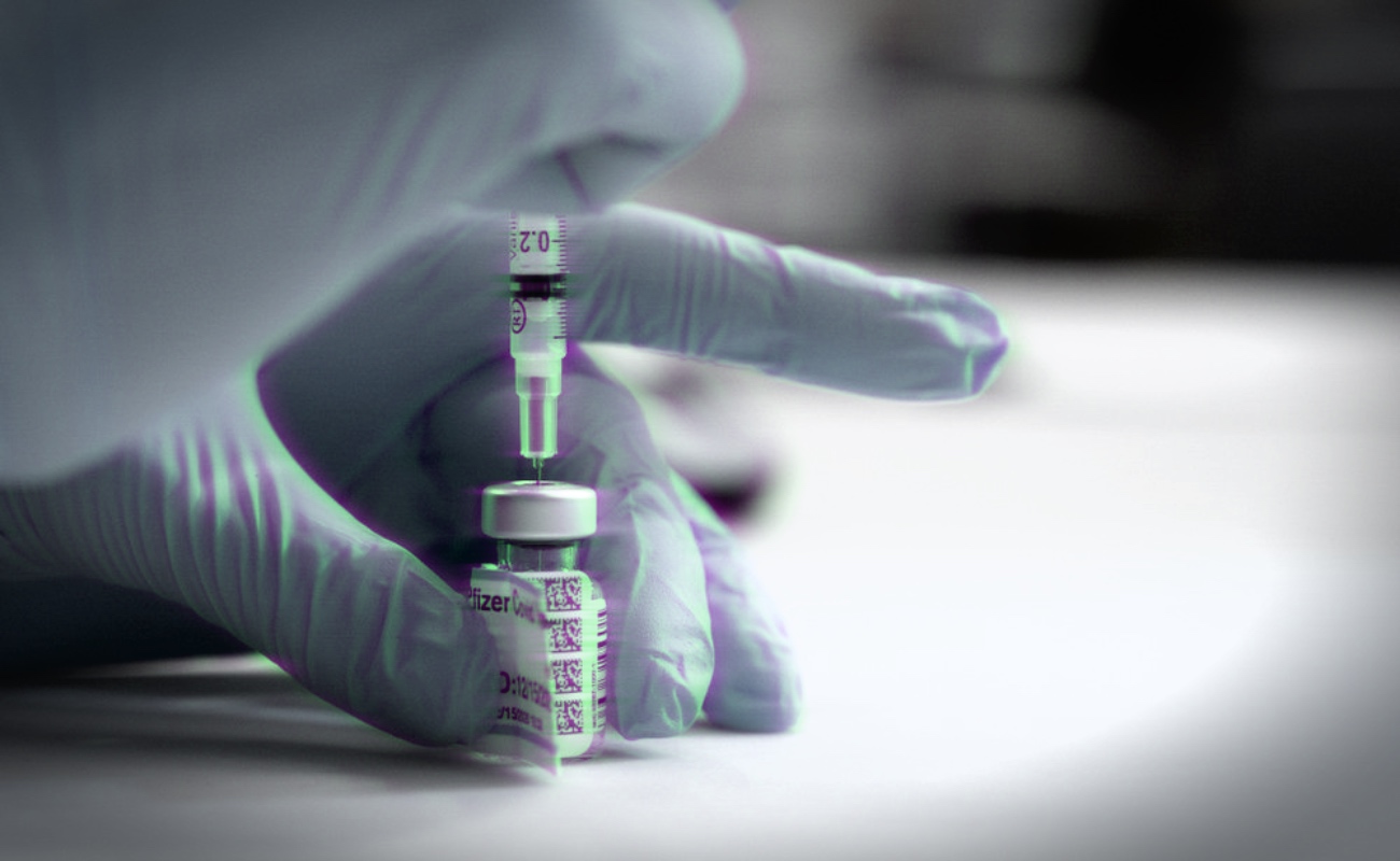 Para marzo vacuna contra Ómicron, anuncia Pfizer