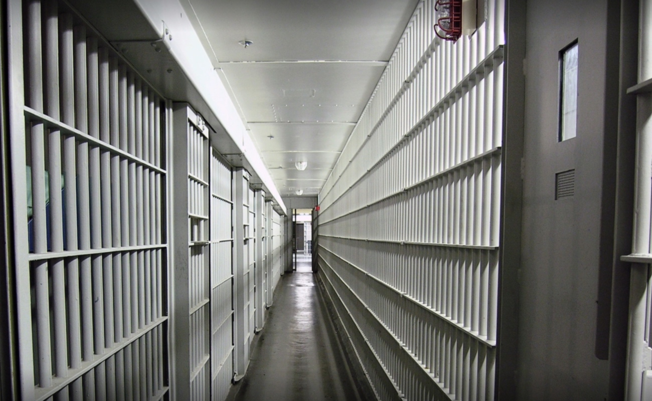 Acusan en California a oficial penitenciario de violación a reclusas