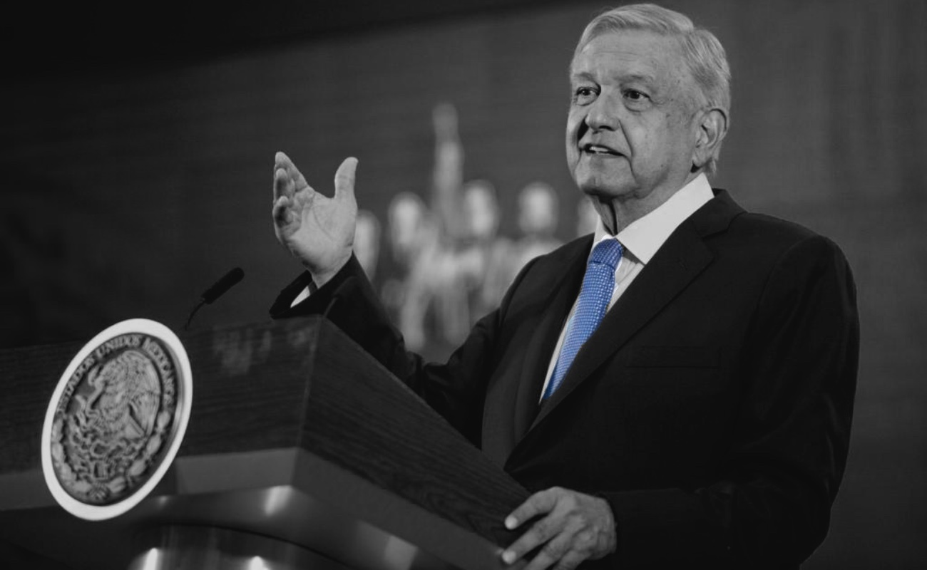 Exsecretarios de Salud dejaron "cementerio de hospitales”: López Obrador