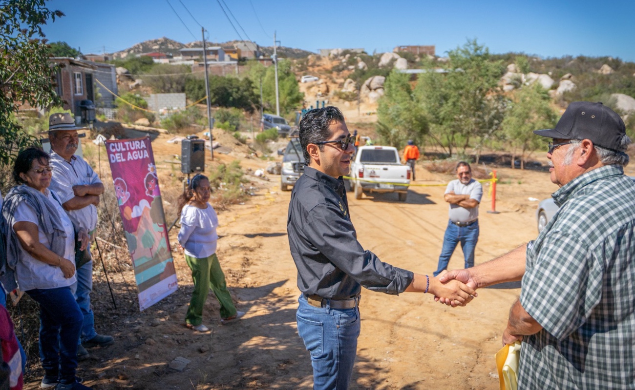 Garantizan servicio de agua a residentes de la colonia Presidentes