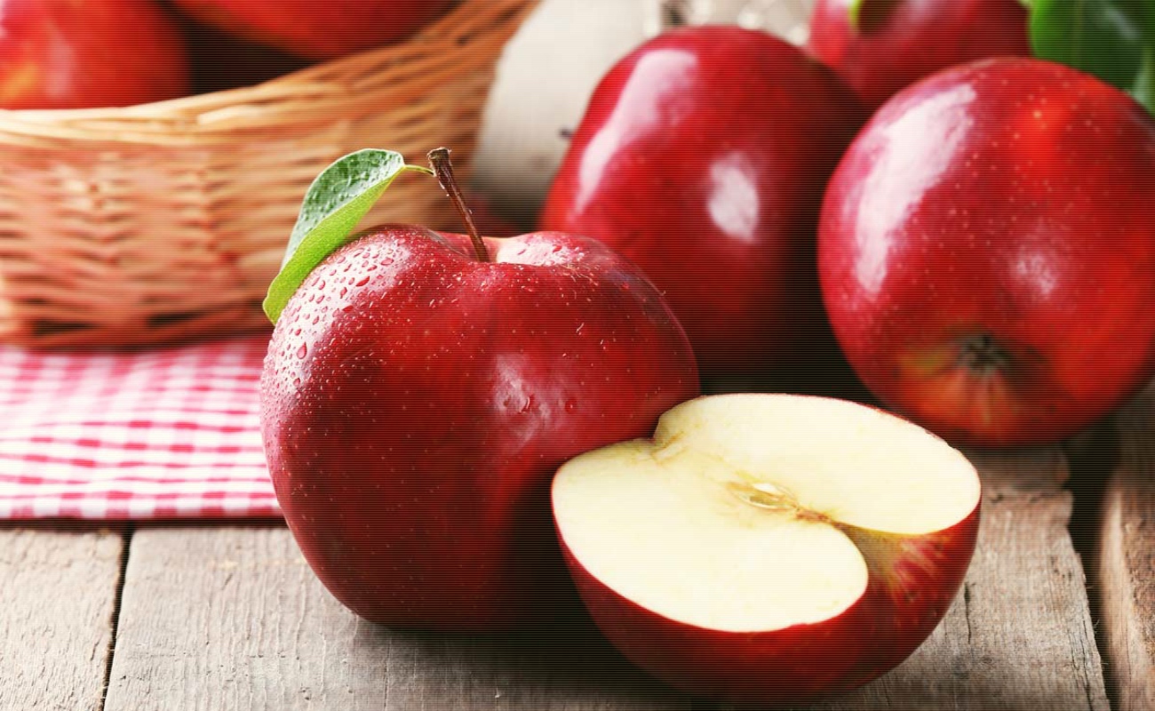 Comer dos manzanas al día baja riesgo de enfermedades cardíacas
