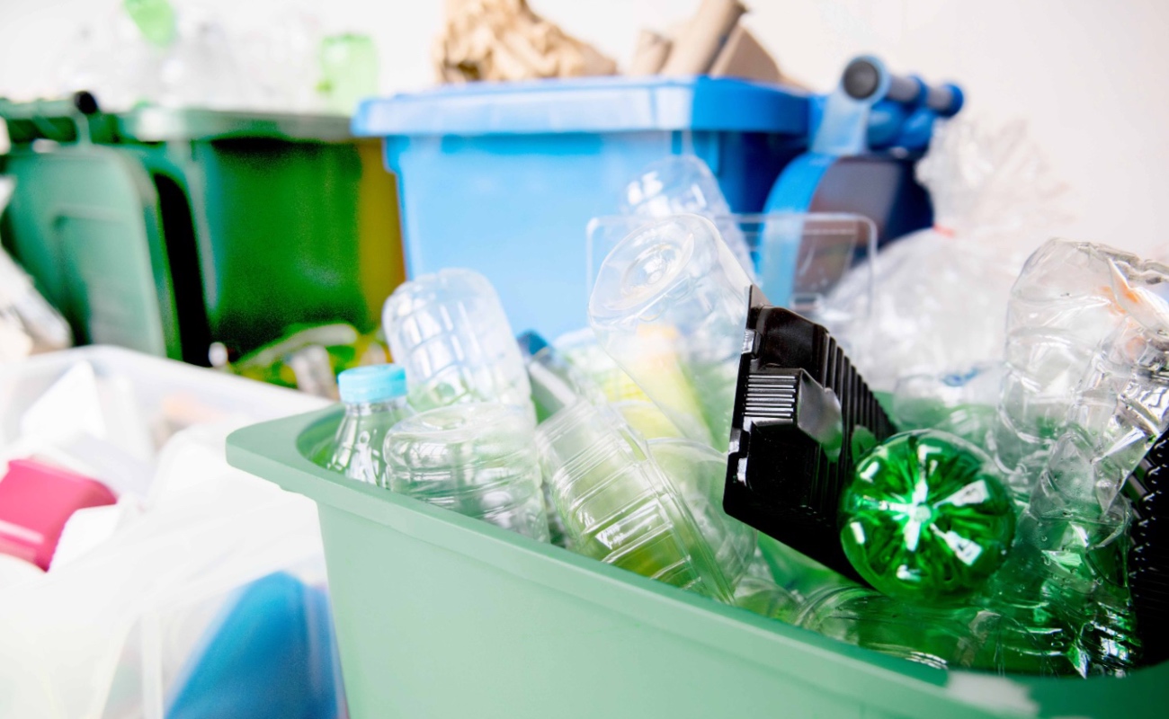 Exhortan autoridades a reducir el consumo de plásticos desechables