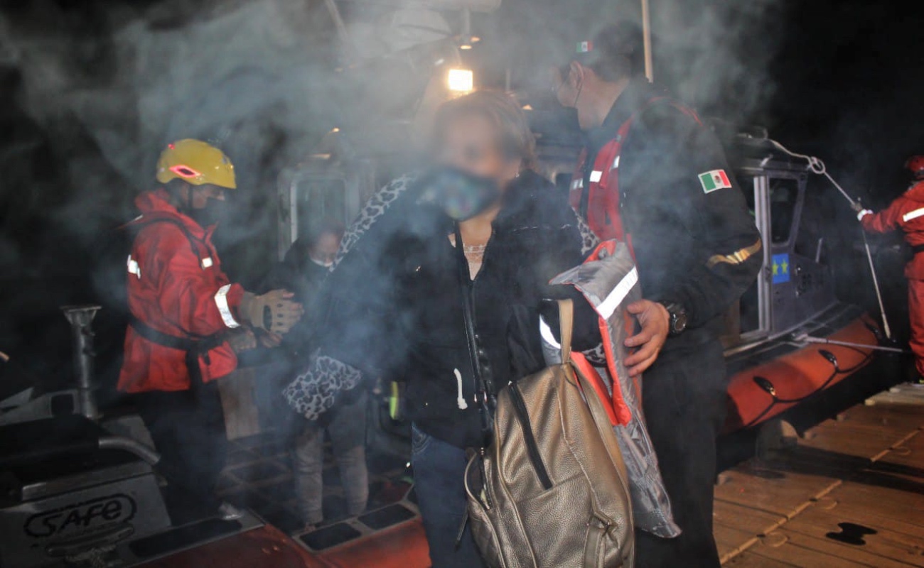 Rescata Marina a 18 migrantes, 3 de ellos extranjeros, en costas de Ensenada