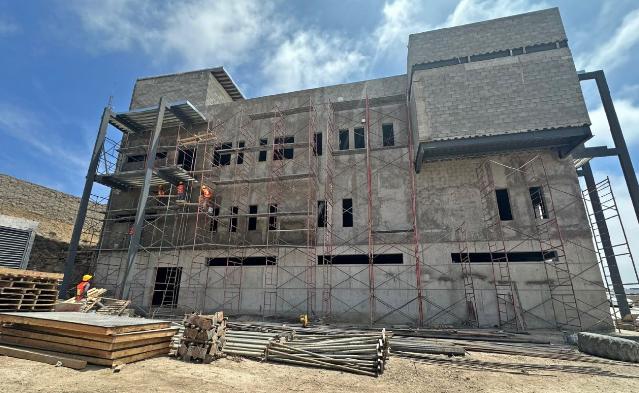 Realizan obras complementarias para edificio del Poder Judicial en Rosarito