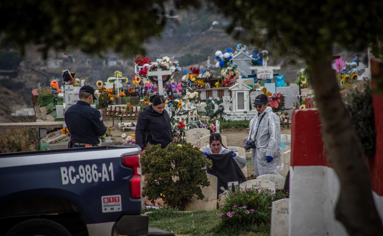 Ejecutan a hombre en el interior del Panteón Santa Gema