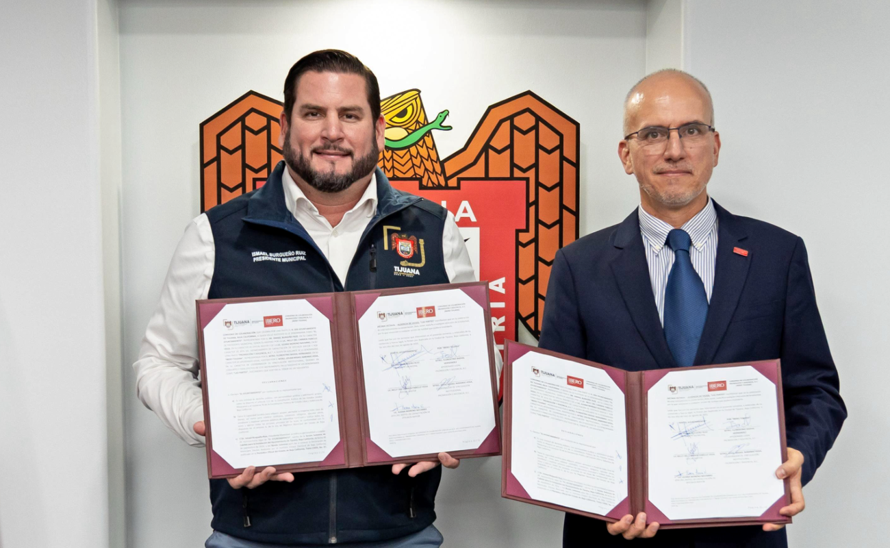 Firma Ismael Burgueño convenio de vinculación con Universidad Iberoamericana Tijuana