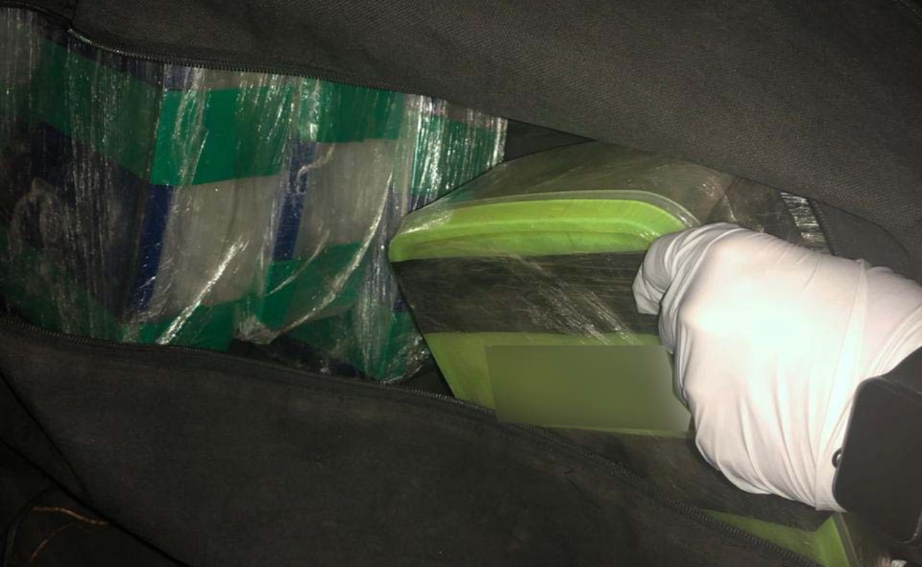 Descubren 27 kilos de cristal en carro estacionado sobre en carretera Mexicali - San Felipe
