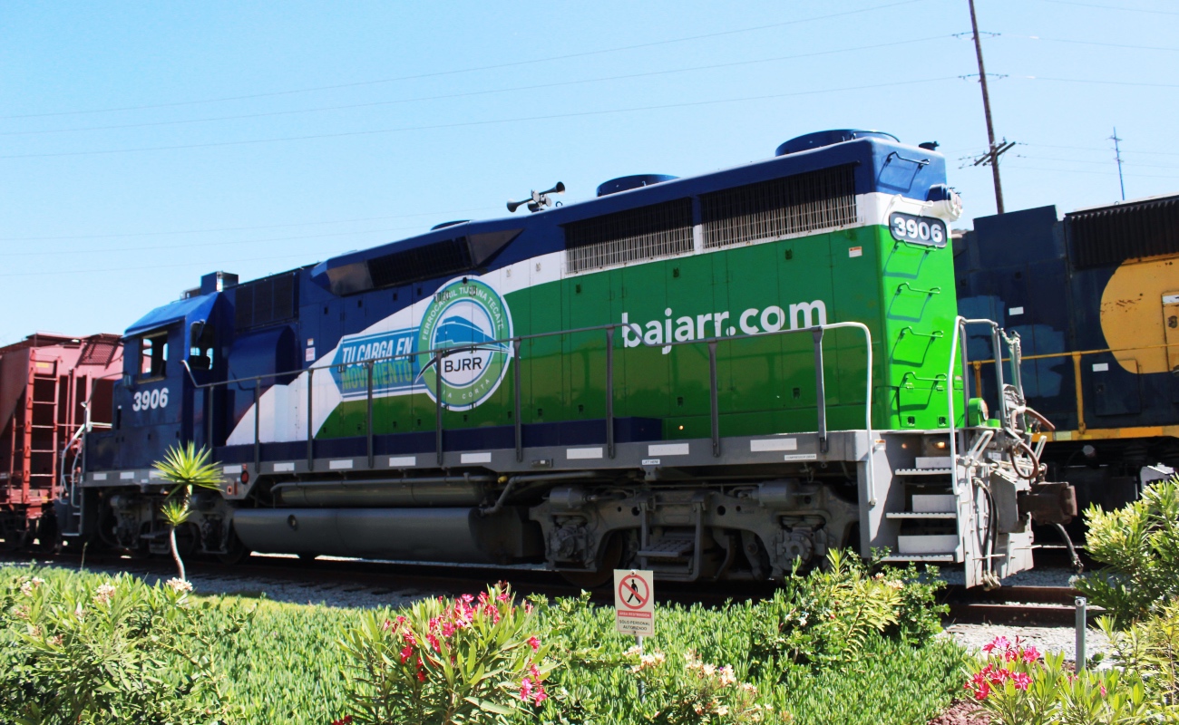 Transportan a Baja California diésel importado vía ferrocarril