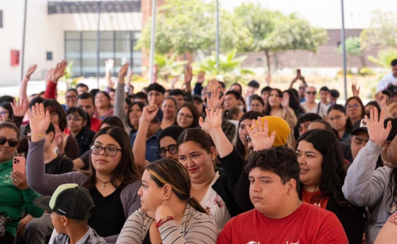 Apoya con becas Instituto de la Juventud BC a estudiantes de Tecate