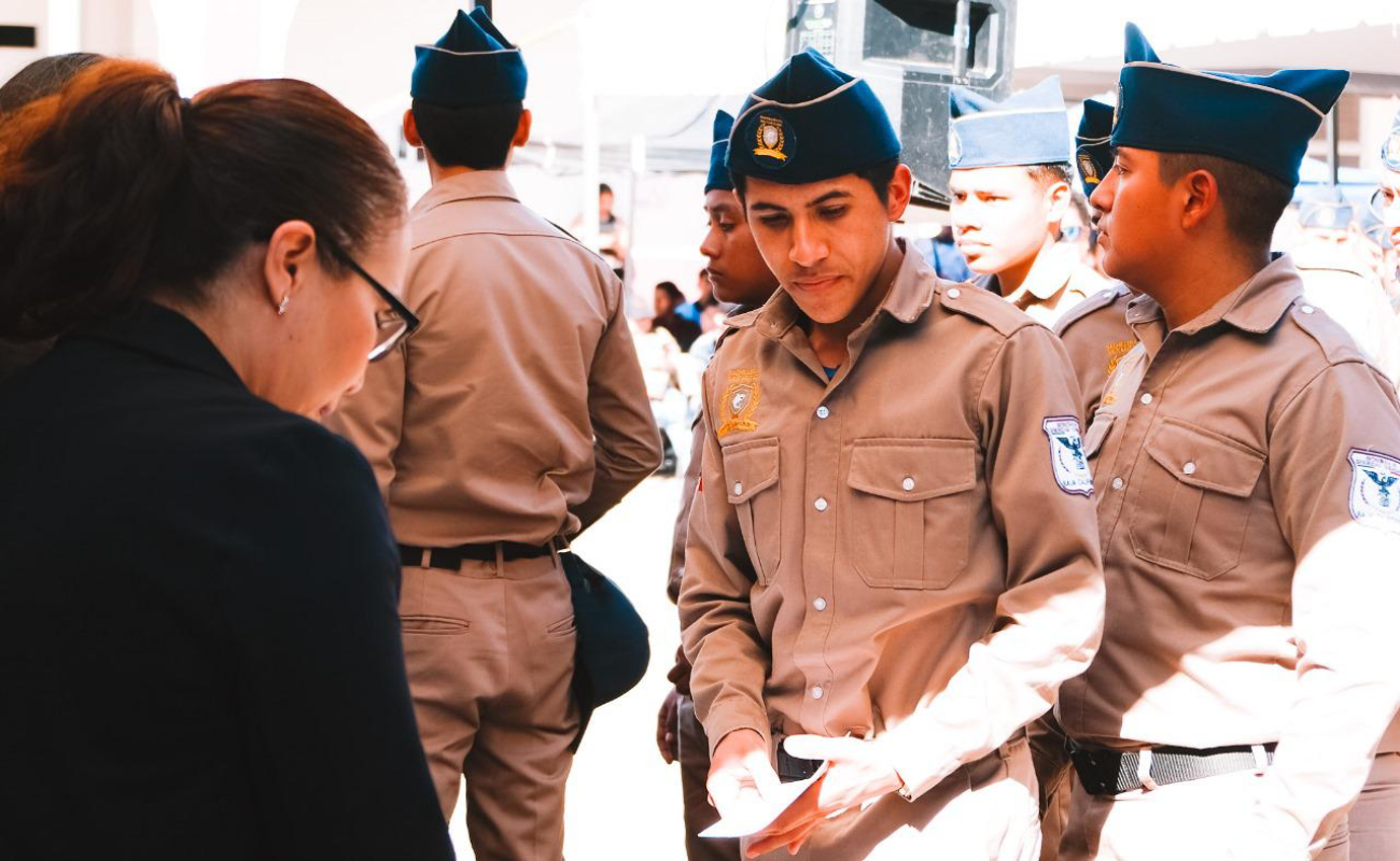 Entrega Ayuntamiento de Tijuana cartilla militar a casi 500 jóvenes