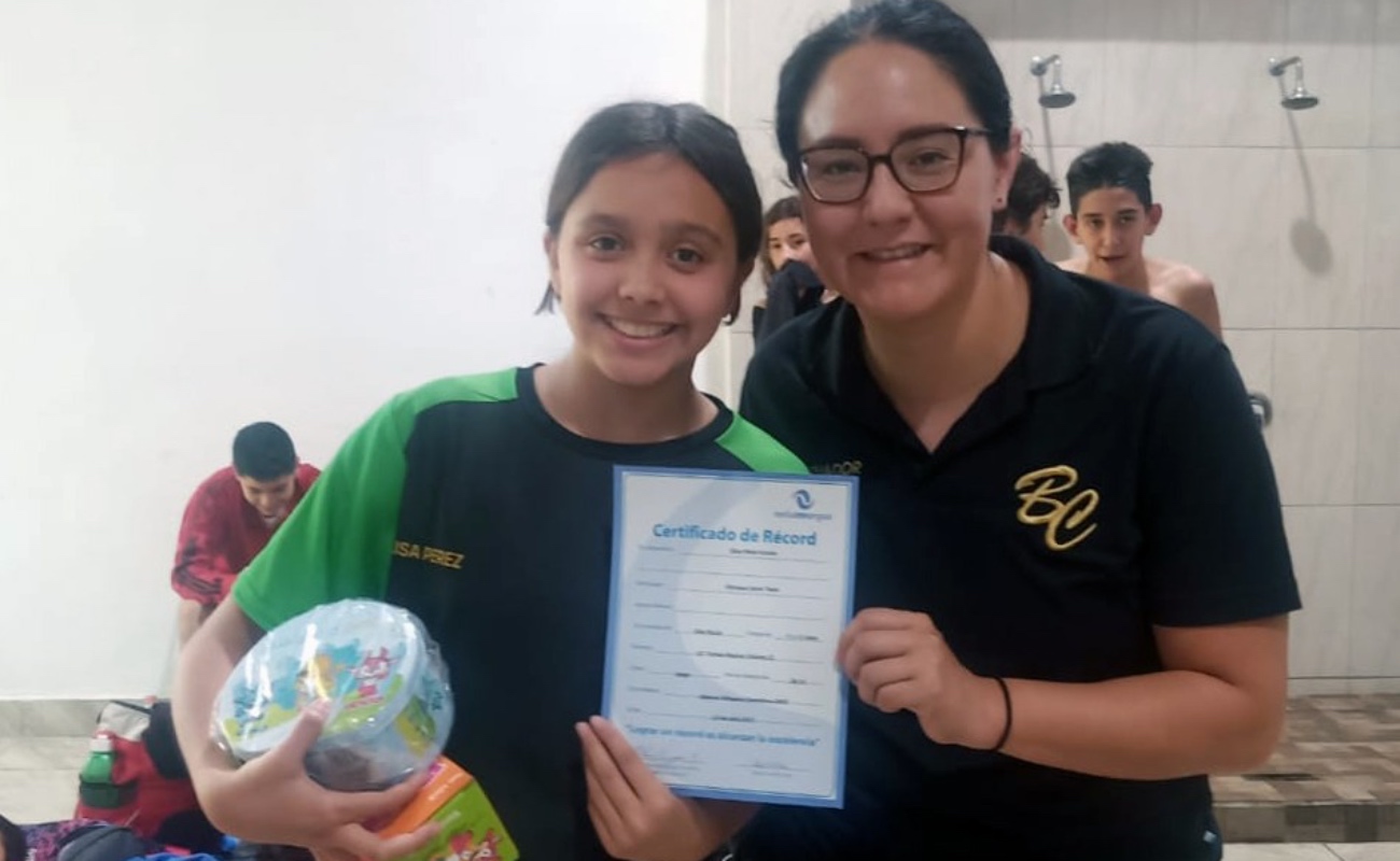 Rompe Elisa Pérez récord con vigencia de 25 años en natación infantil