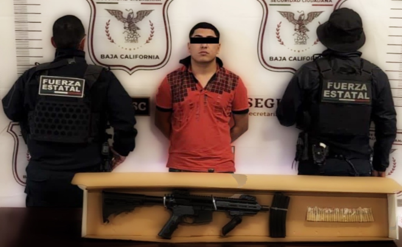 Aseguran a hombre en posesión de rifle de  asalto en la colonia Guaycura