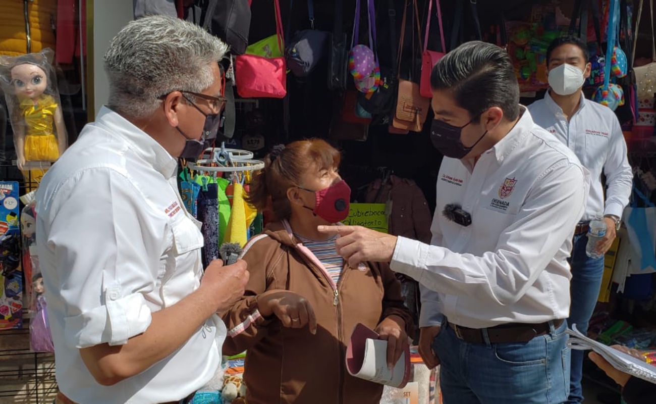 Recorre alcalde Armando Ayala Robles tianguis en Maneadero