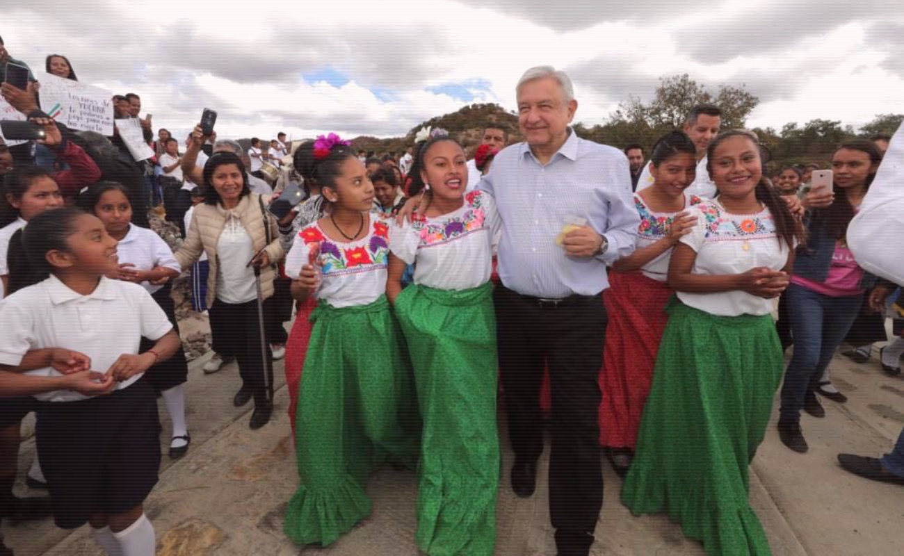 Cierra López Obrador segundo año con 64 por ciento de aprobación… igual que Calderón en el mismo periodo