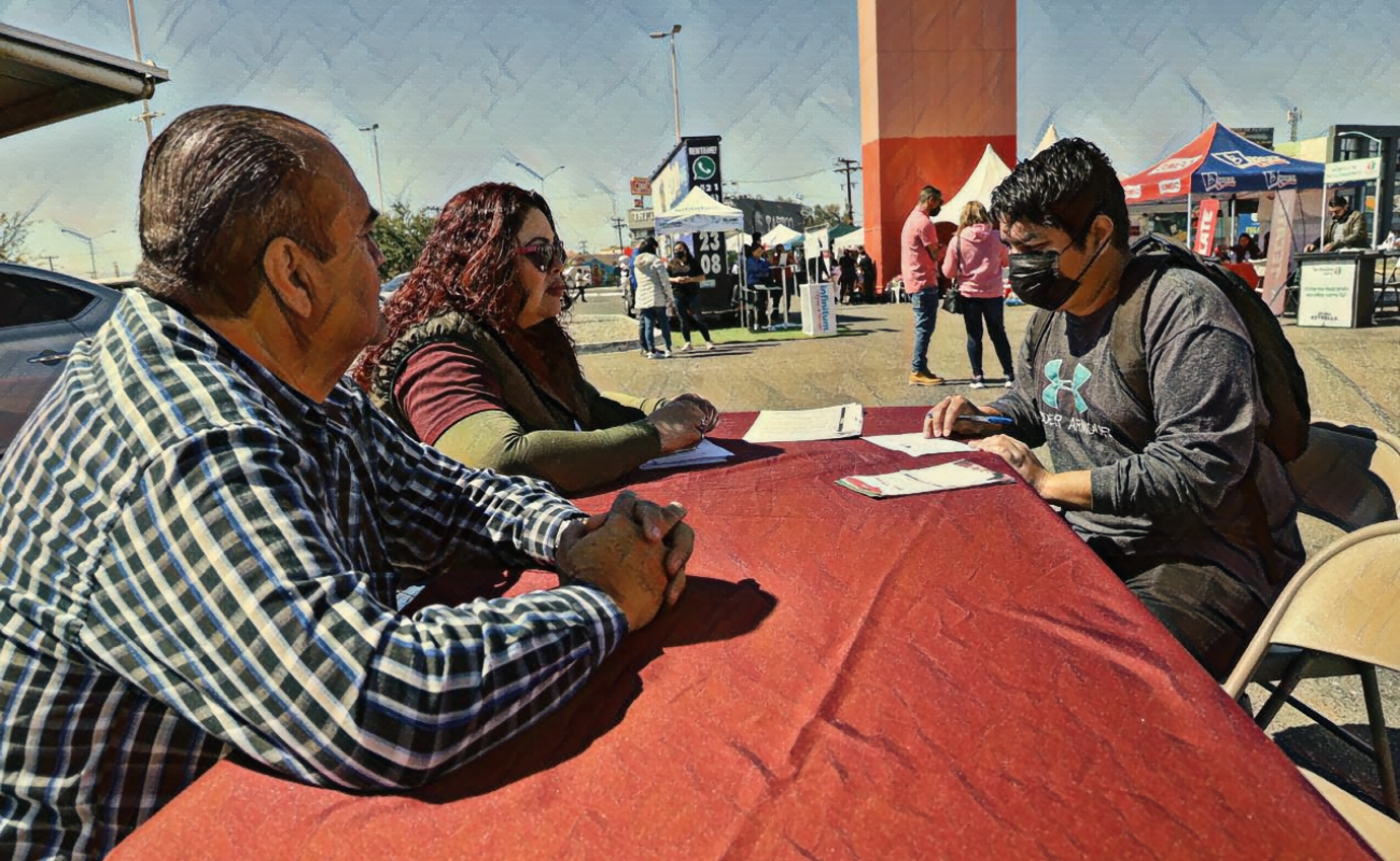 Ofertan vacantes de empleo a mexicalenses en Feria del Empleo