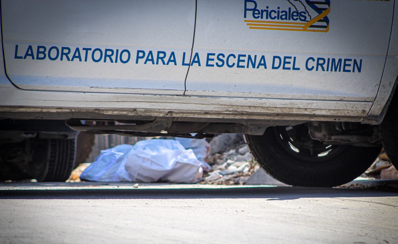 Hallan a hombre asesinado dentro de vehículo abandonado en la Mariano Matamoros