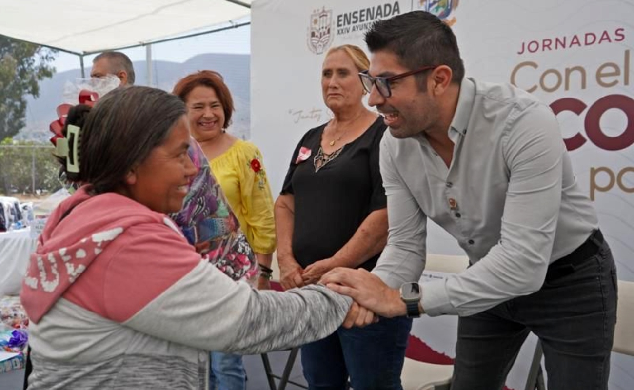 Entrega alcalde Armando Ayala Robles apoyos sociales y productivos por más de 450 mil pesos a familias de la colonia Morelos I