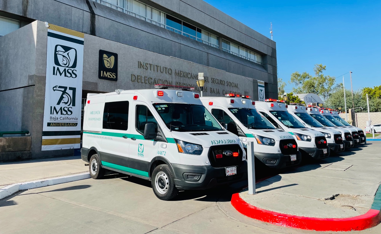 Incorporan 7 ambulancias al servicio de traslado del IMSS BC