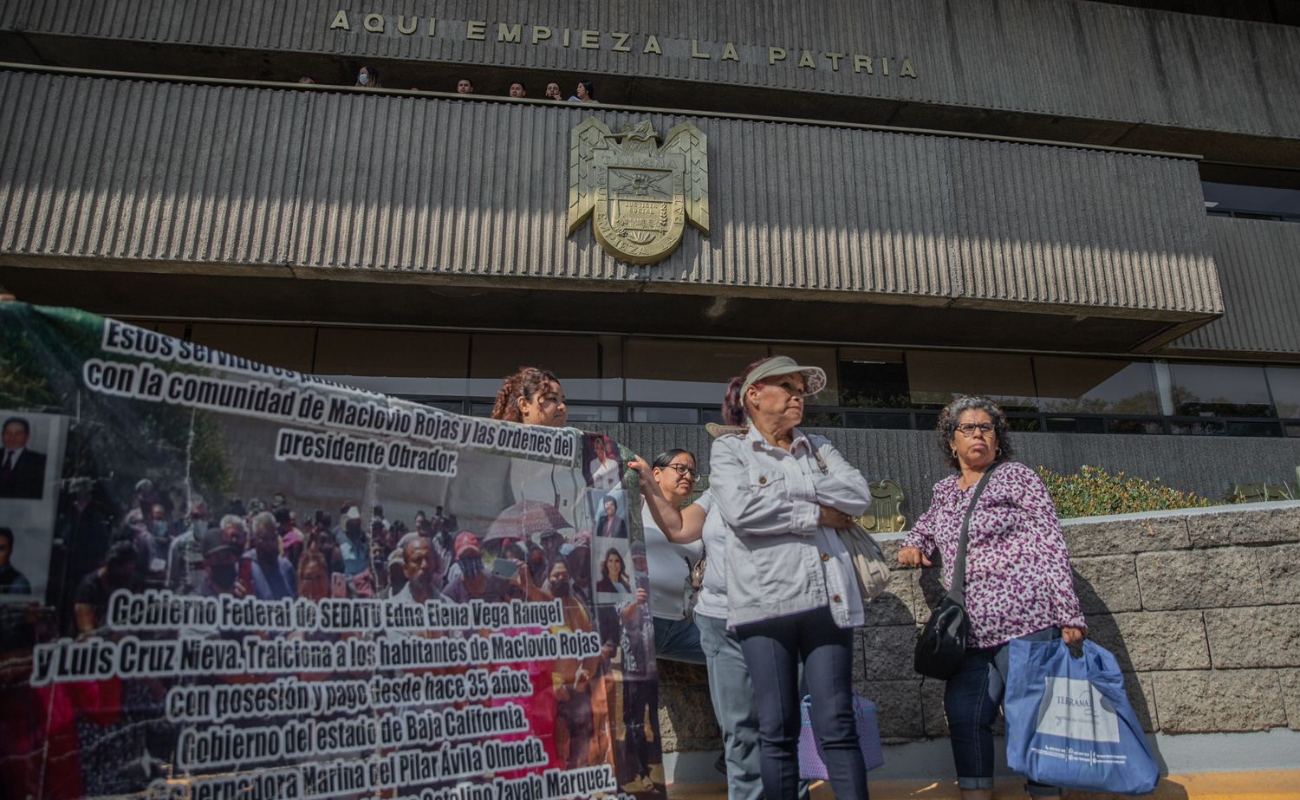 Bloquean residentes de Maclovio Rojas acceso a Palacio Municipal