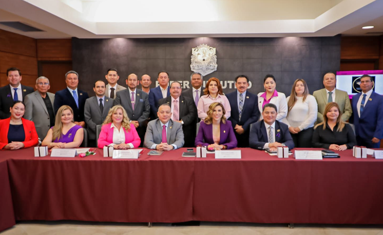 Expone gobernadora Marina del Pilar acciones de trabajo con la comunidad jurídica