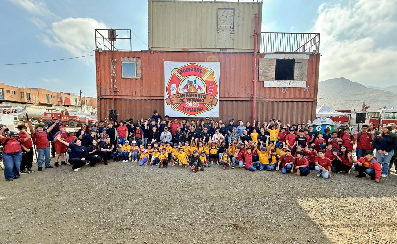 "Celebra Bomberos de Tijuana campamento de verano "Bomberos Junior 2025"