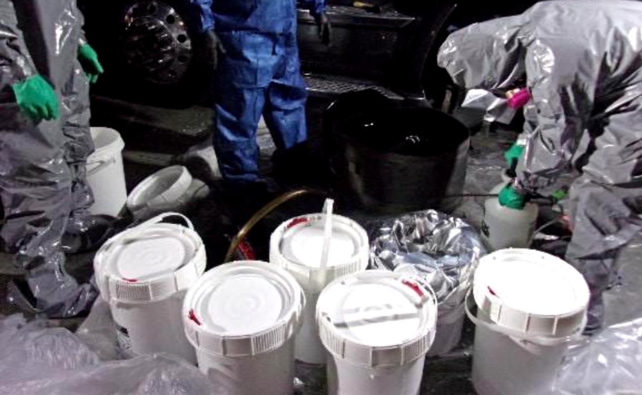 Decomisan 90 kilos de metanfetamina líquida en el área de carga de Otay Mesa