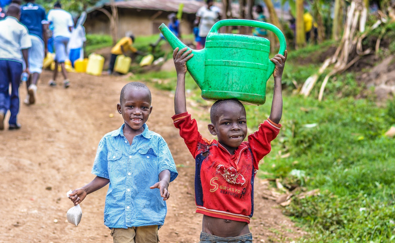 Falta de agua potable amenaza a niños más que la guerra: UNICEF