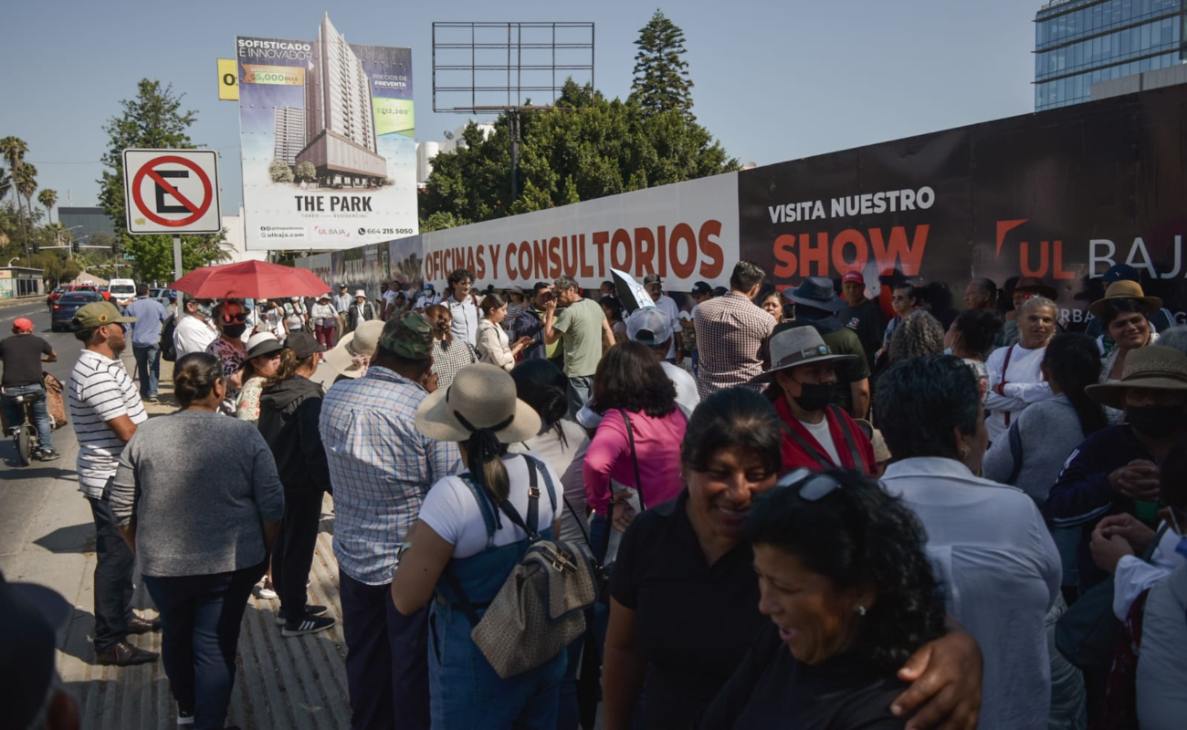 Protestan habitantes del Maclovio Rojas contra el delegado Alejandro Ruiz Uribe