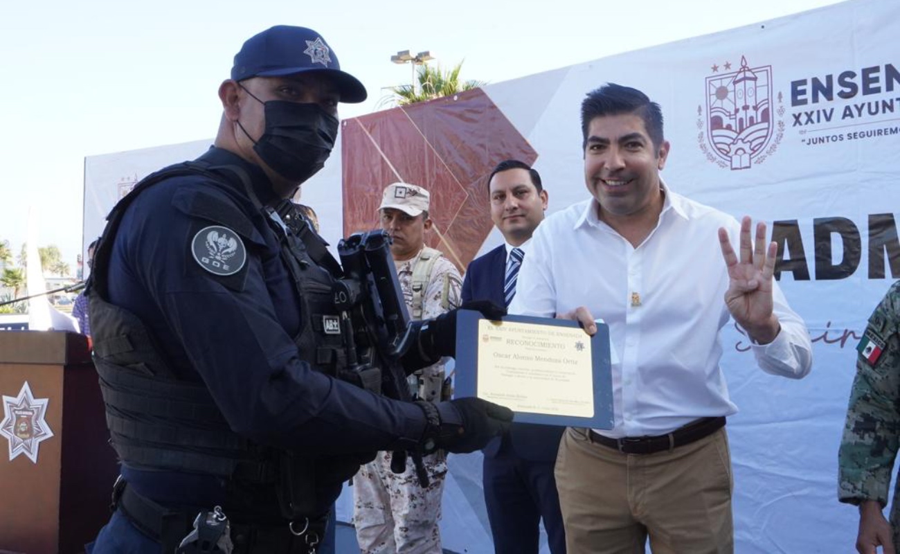 Reconoce Armando Ayala labor de elementos policiacos en Ensenada