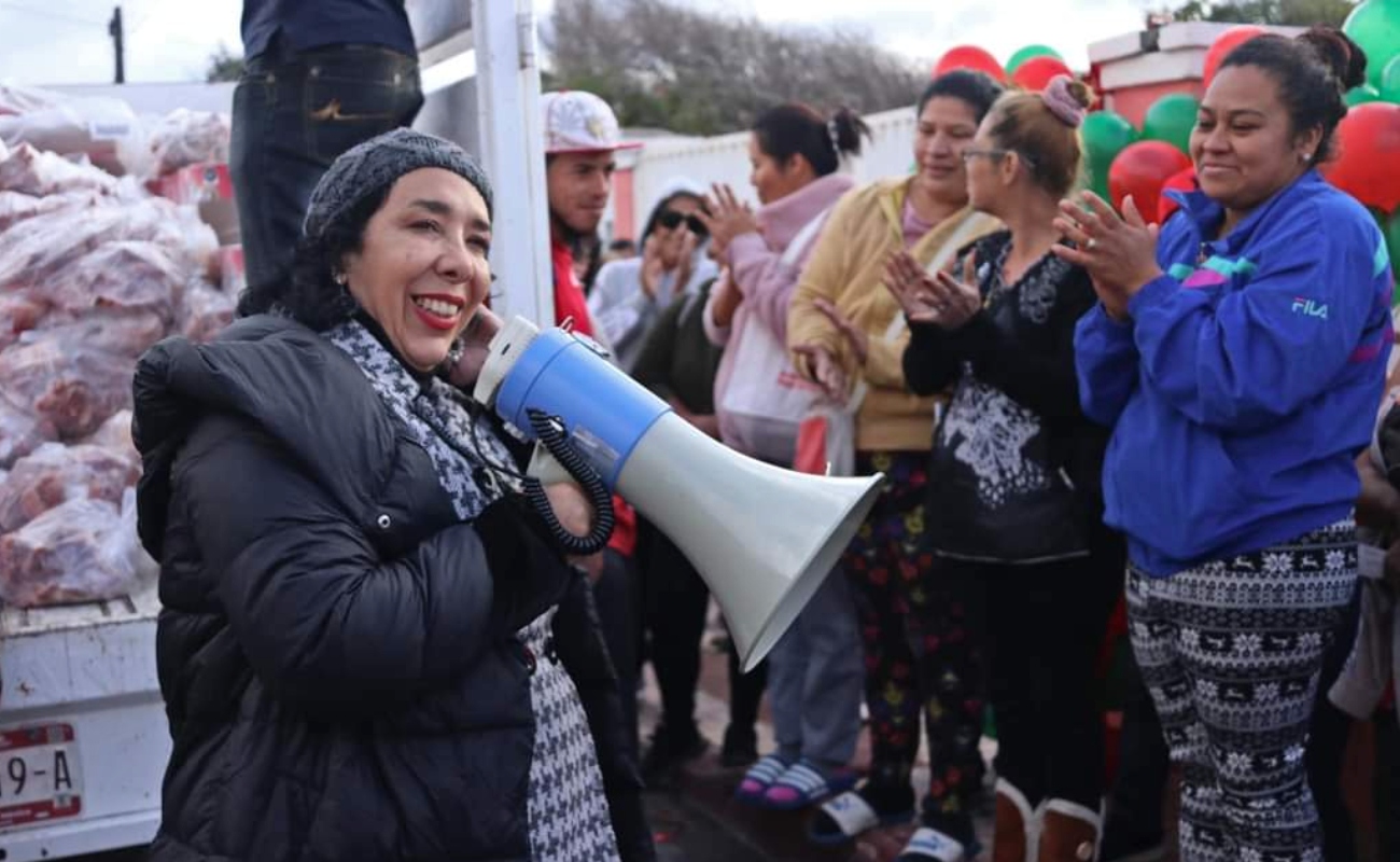 Entrega Araceli Brown Figueredo 12 mil cenas navideñas a familias vulnerables de Rosarito