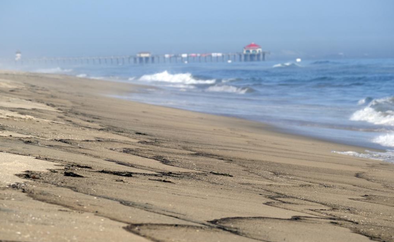 Indigna a residentes derrame de petróleo en California