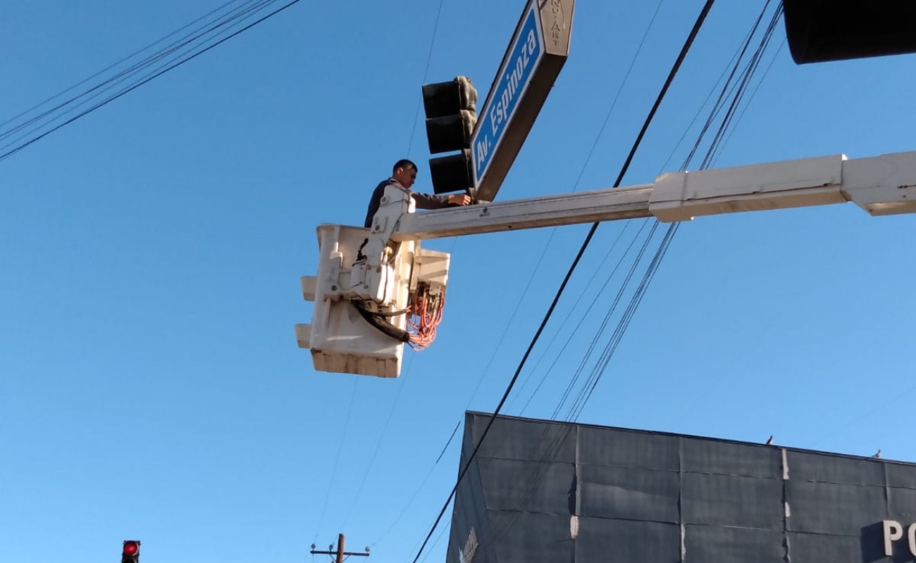 Reparan cuadrillas municipales cerca de 50 luminarias y cinco semáforos en Ensenada