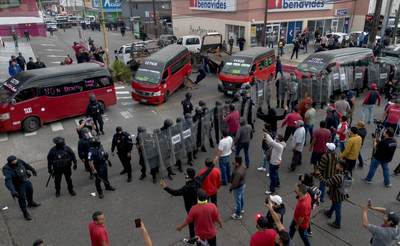 Ejecutan operativo y liberan bulevar Díaz Ordaz para el tránsito vehicular, tras horas de bloqueo