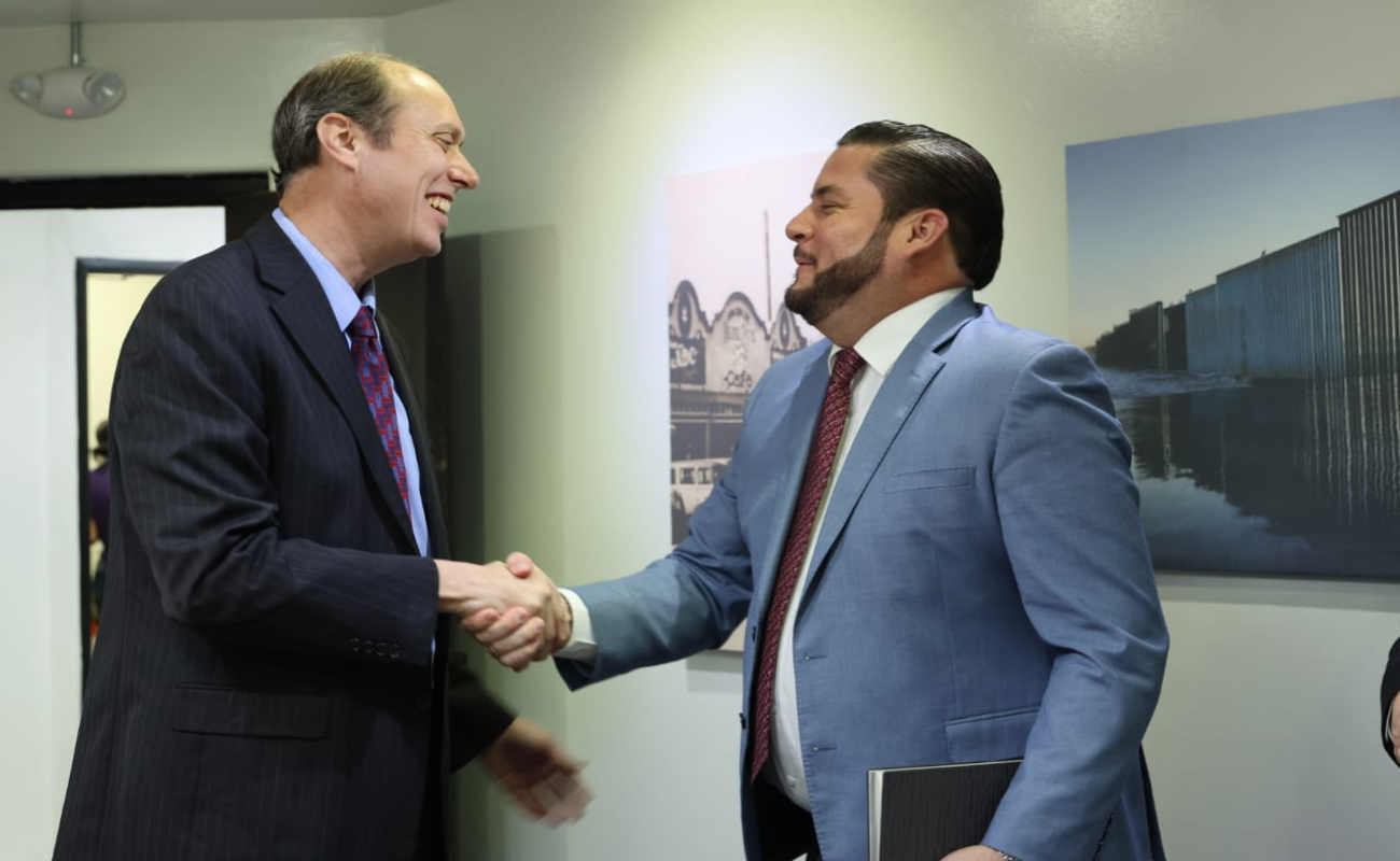 Recibe alcalde Ismael Burgueño al Cónsul General de EU, Christopher Teal